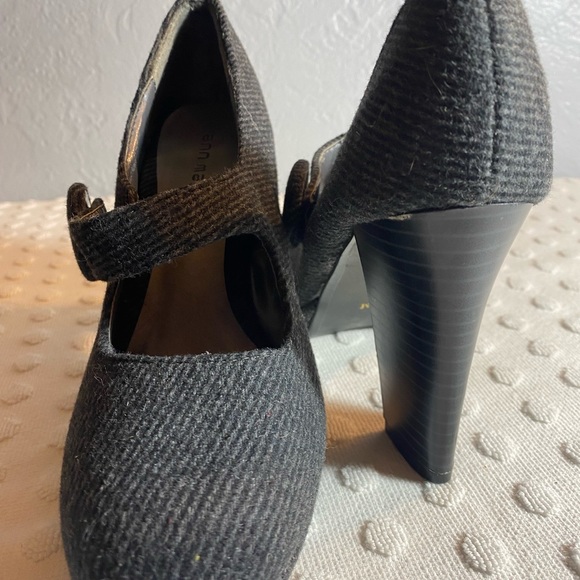 ANN MERINO Grey Herringbone Mary Jane with Button Detail - Picture 11 of 16